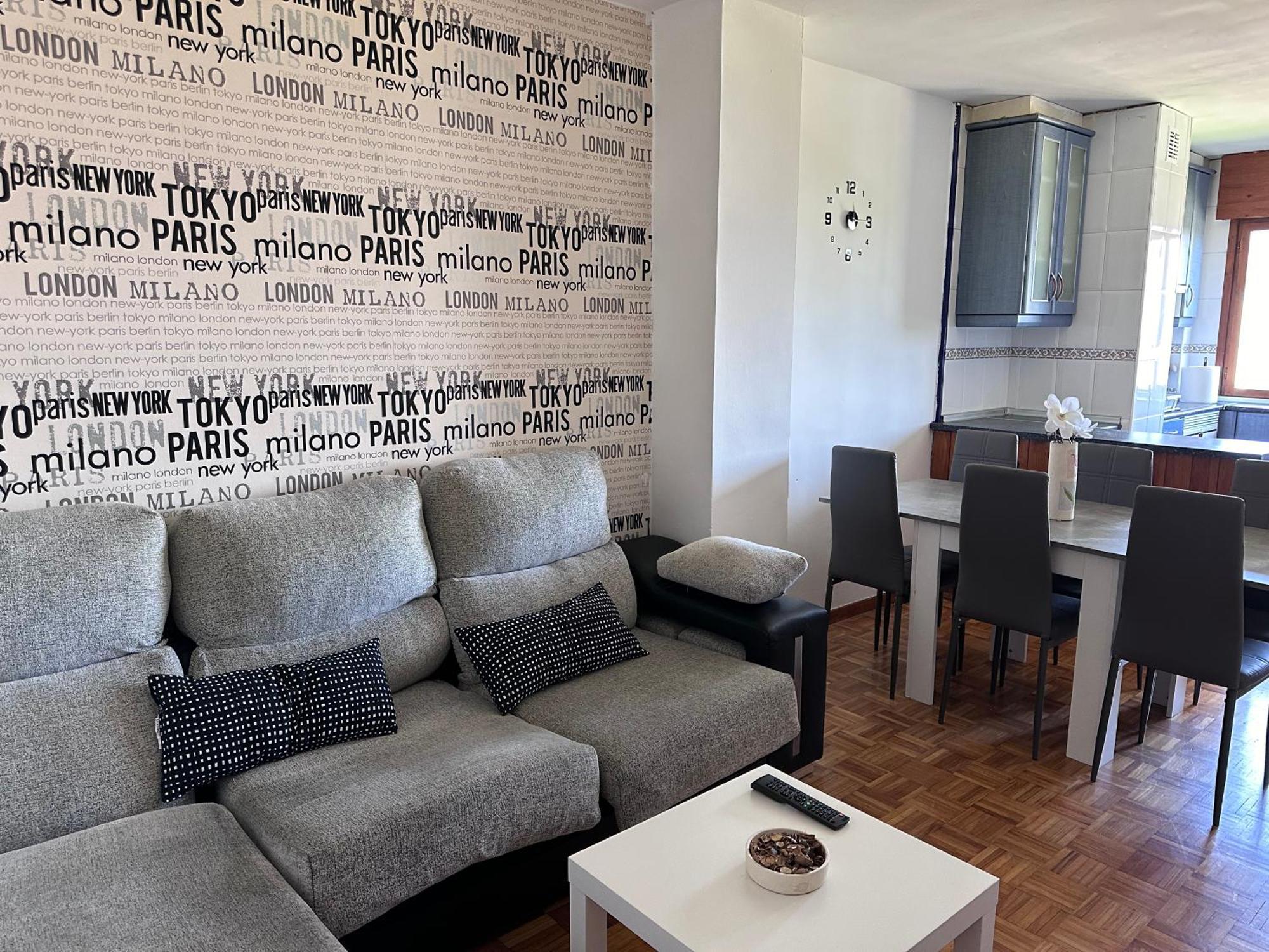 Acogedor Apartamento Con Vistas A La Catedral Y Parking Oviedo Exterior photo